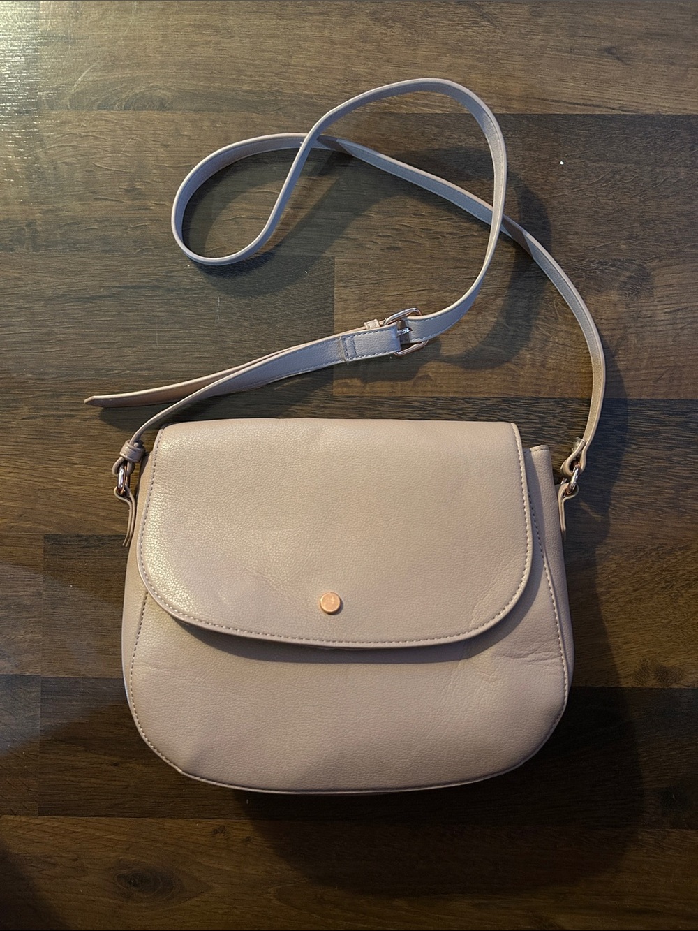 Women's Soft Leather Crossbody Bag in Light Mauve